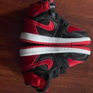 🛑 SOLD🛑 Toddler Satin Bred